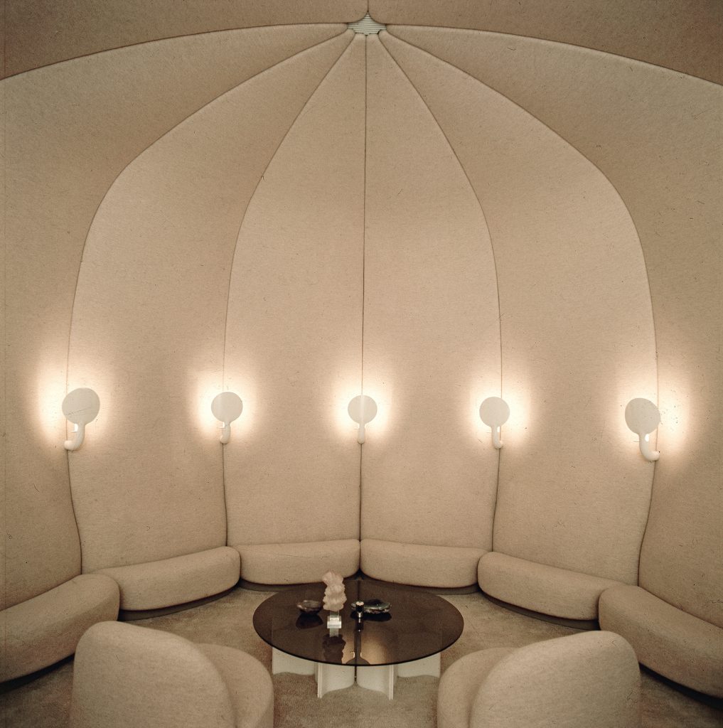 A dining room at Élysée Palace, 1972