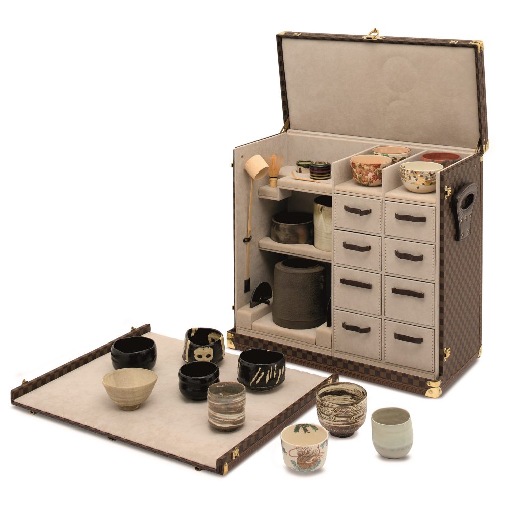Louis Vuitton Tea Trunk  Vintage tea, Tea pots, Tea accessories
