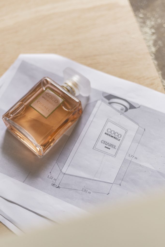 Chanel Perfume (Memoirs)