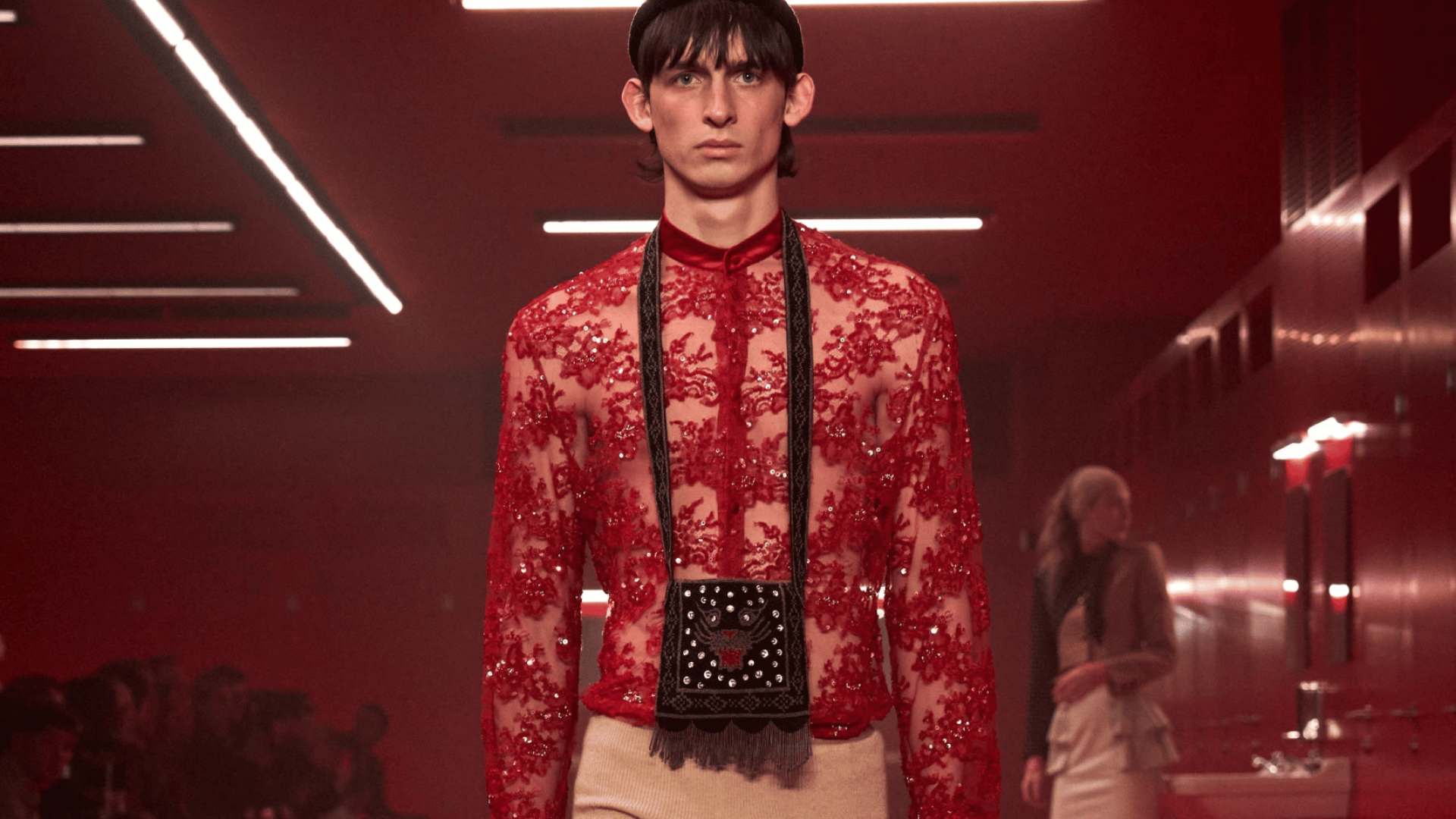 00049-valentino-fall-2025-ready-to-wear-credit-gorunway