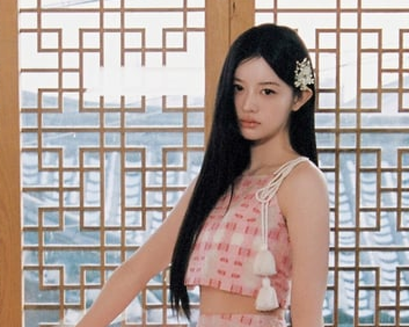 260217-illit-instagram-updates-with-minju-wonhee-iroha-we-v0-bvzi7k3jzzjg1 (1)