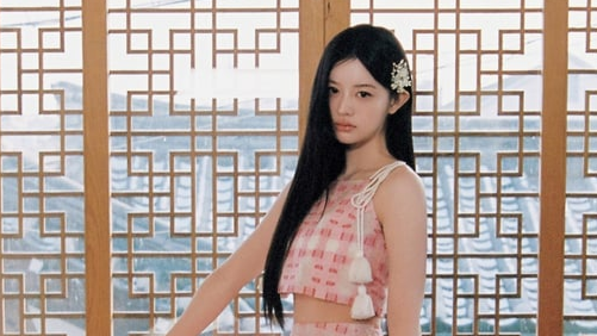 260217-illit-instagram-updates-with-minju-wonhee-iroha-we-v0-bvzi7k3jzzjg1 (1)