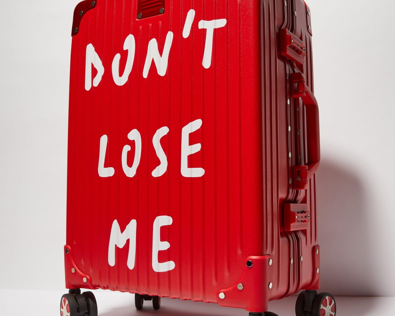 8991016102001-MC_ACCESSORIES-GHOST_FRONT-13354996-min