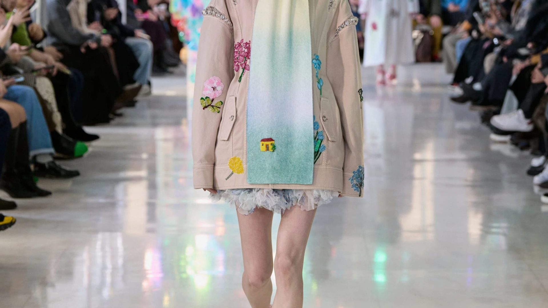 DG_SUPPORTED-BY_SUSAN_FANG_2025_GORUNWAY_LOOK_14