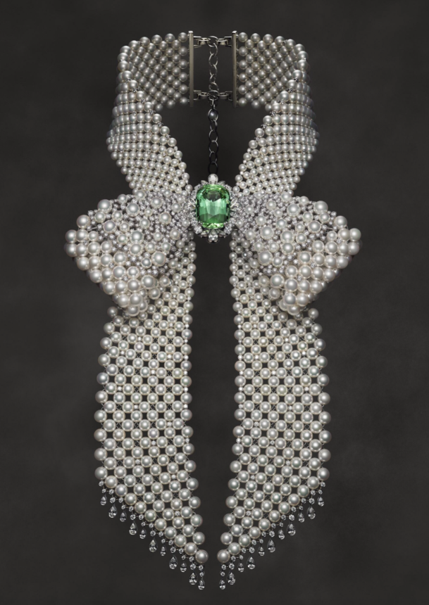 18K White Gold Necklace with Akoya cultured pearl, Tourmaline and Diamonds