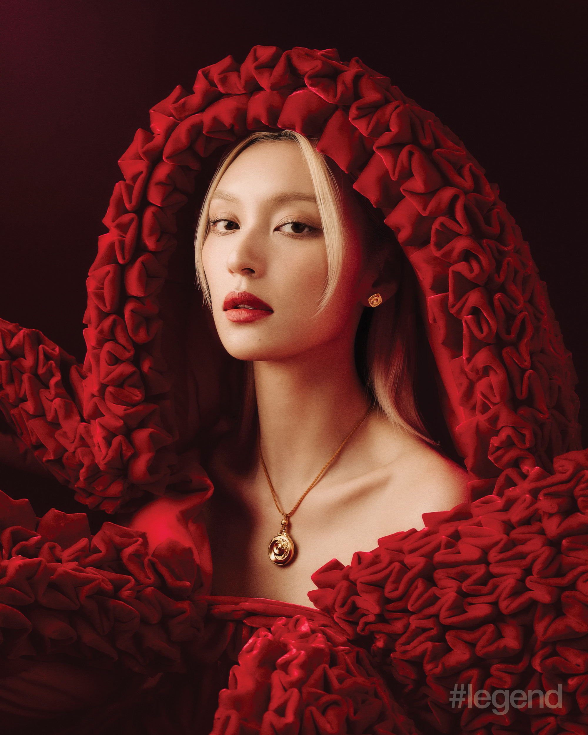 CTF Han Meilin · HUÁ Collection - The Auspicious Snake pure gold earrings and necklace _ Chow Tai Fook; Flower dress _ Chen Peng