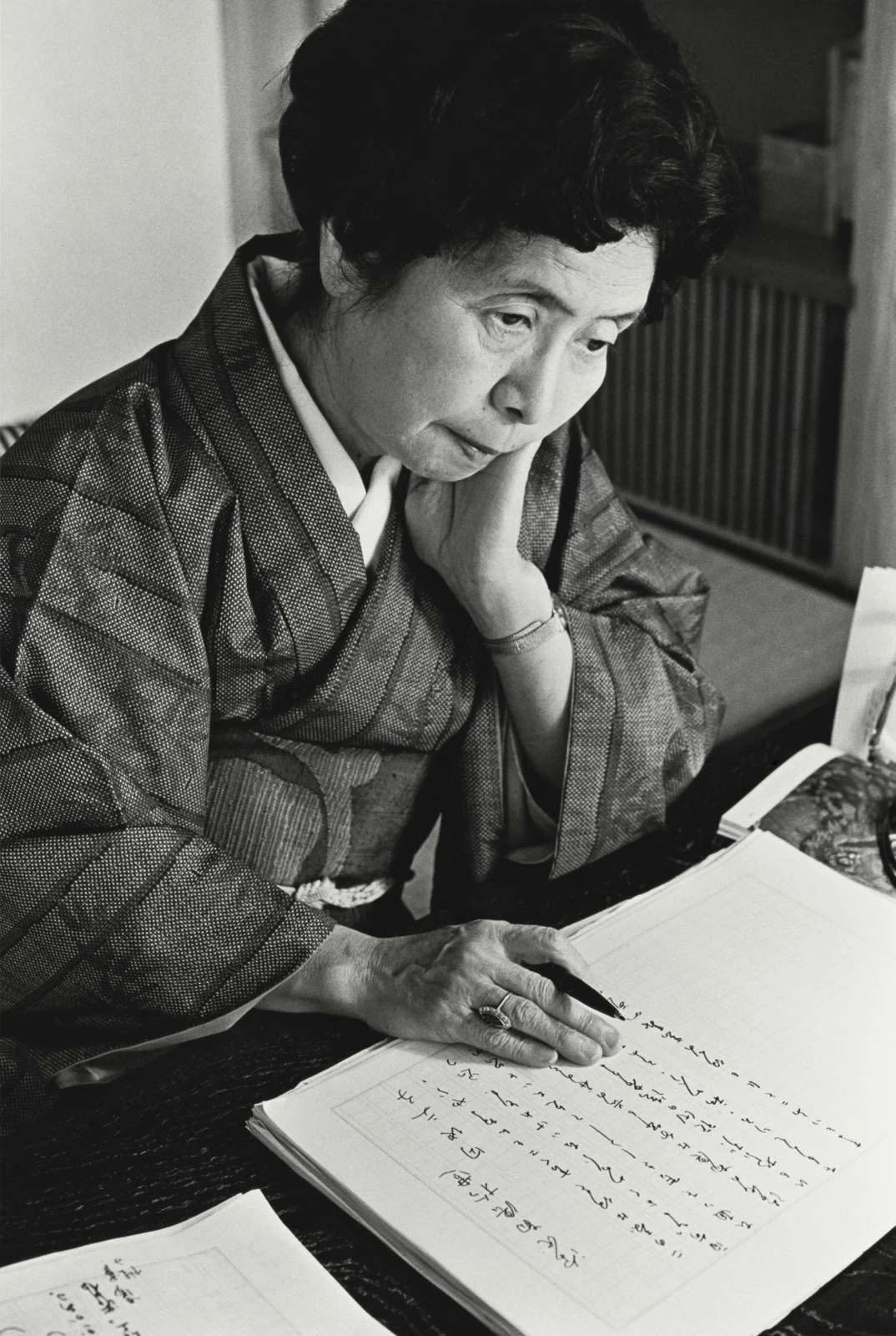 Fumiko Enchi (left) and Simone de Beauvoir 