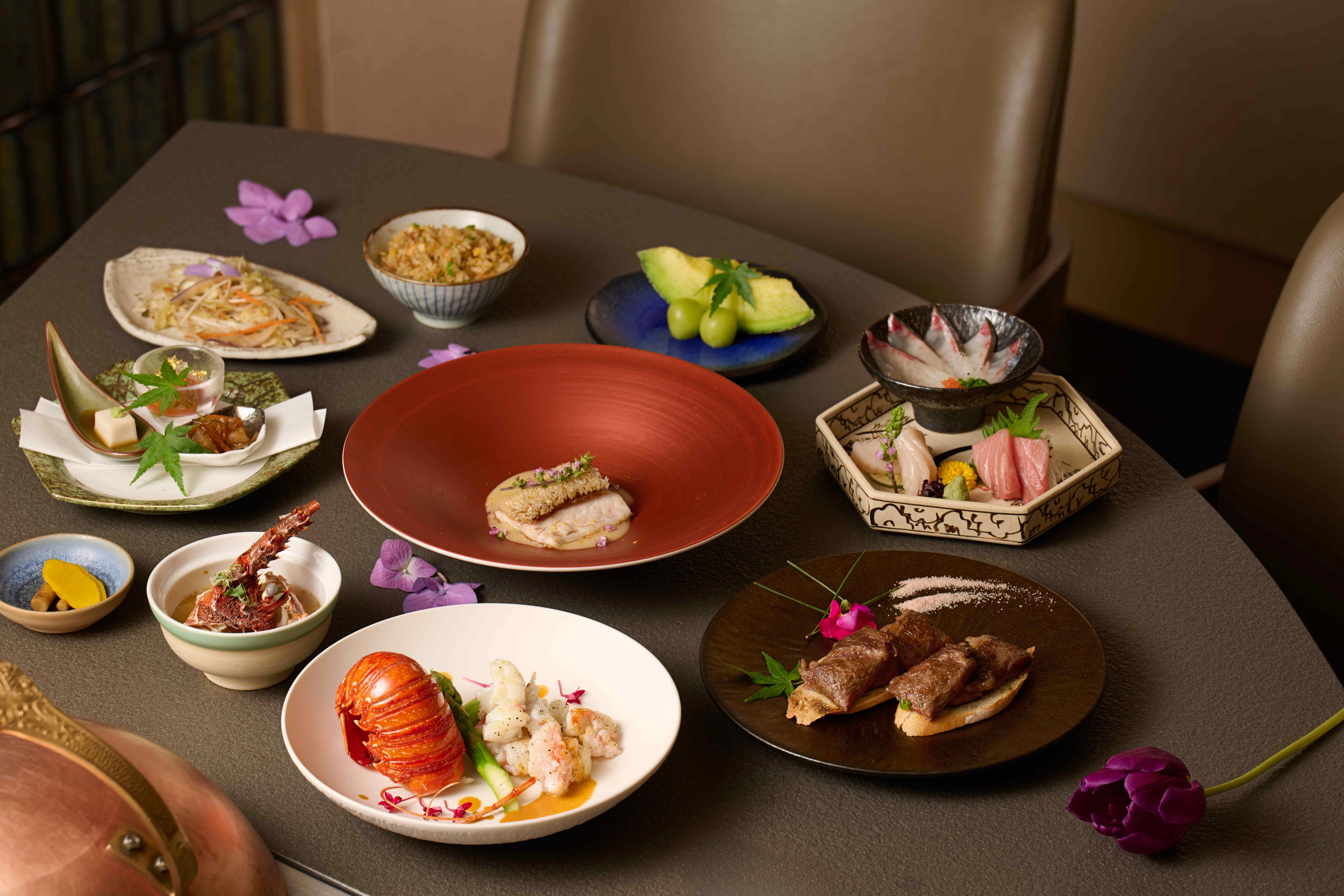 L to R: Minato's teppanyaki and kaiseki sets. 